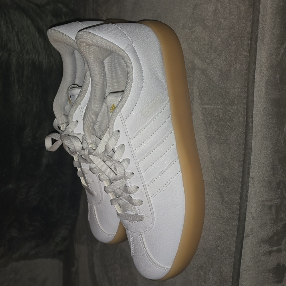 adidas Women’s White Sneakers with Gum Sole - Picture 4 of 7